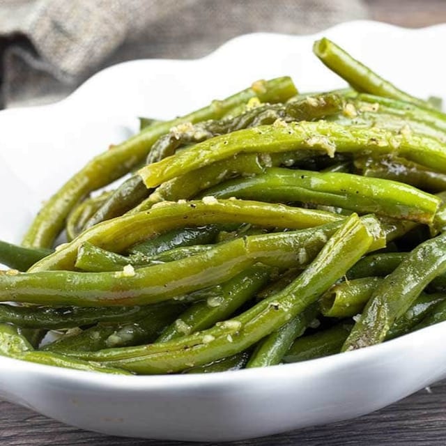 FRESH WHOLE GREEN BEANS.