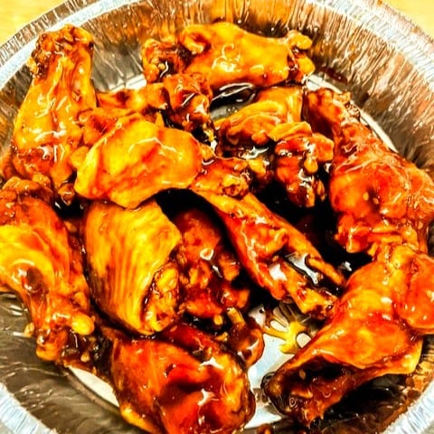 DOZEN WINGS.