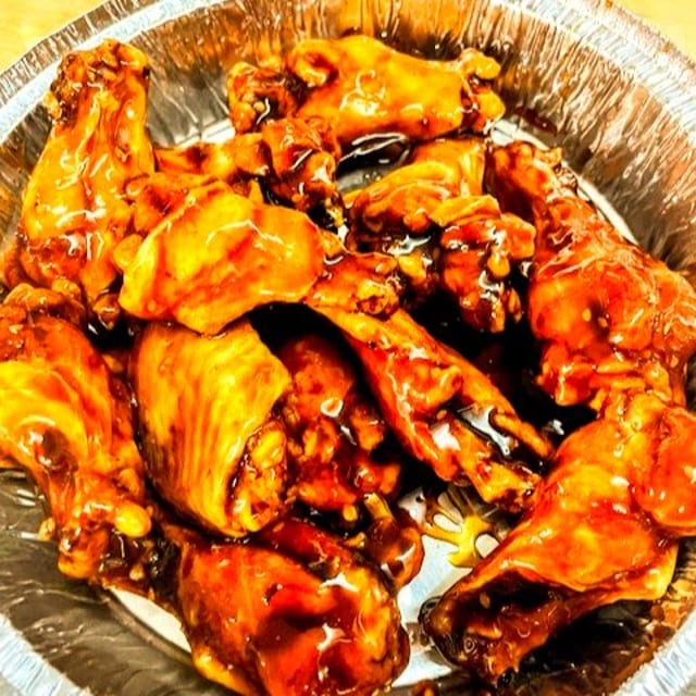 DOZEN WINGS.